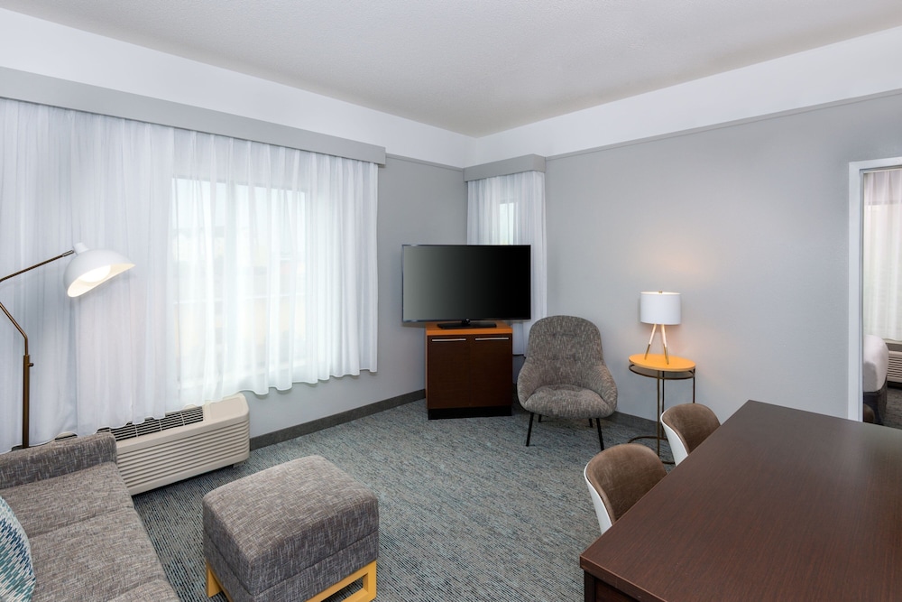TOWNEPLACE SUITES BUFFALO AIRPORT 23/50