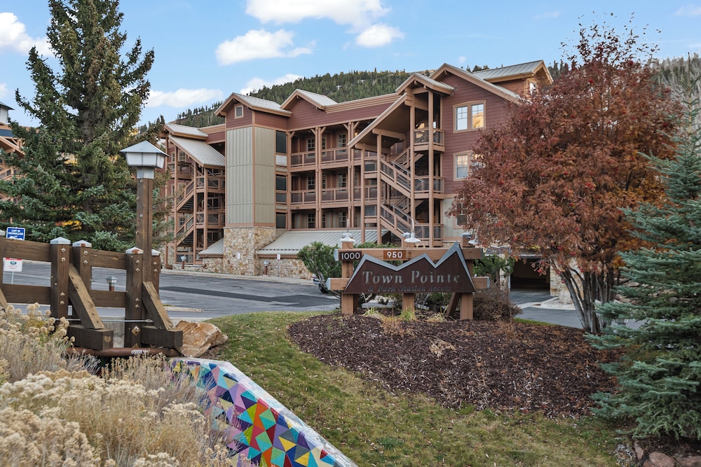 Town Pointe By Lespri Management 41/50