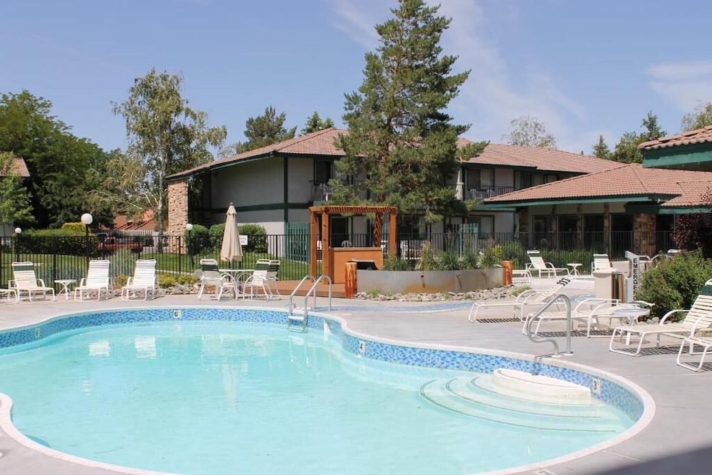 Thunderbird Resort Club 3/30