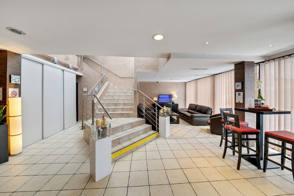 Hotel Paris Pacific 42/44