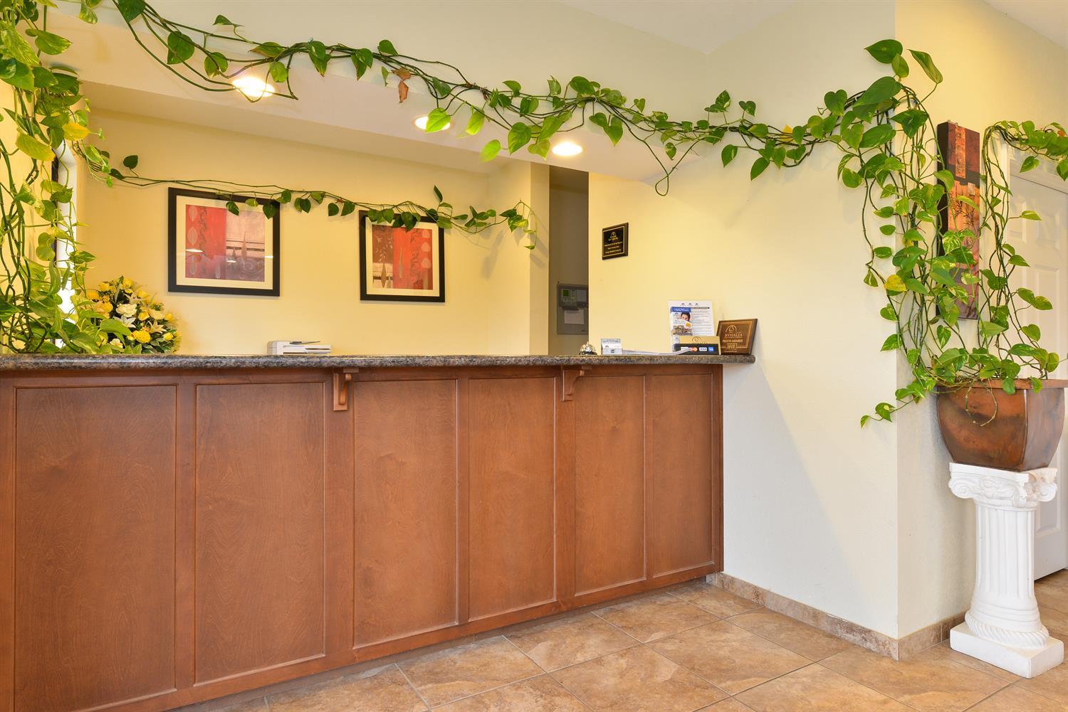 Americas Best Value Inn - Byhalia 6/27