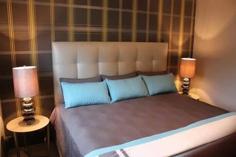 Vintage Block Inn Suites 9/28