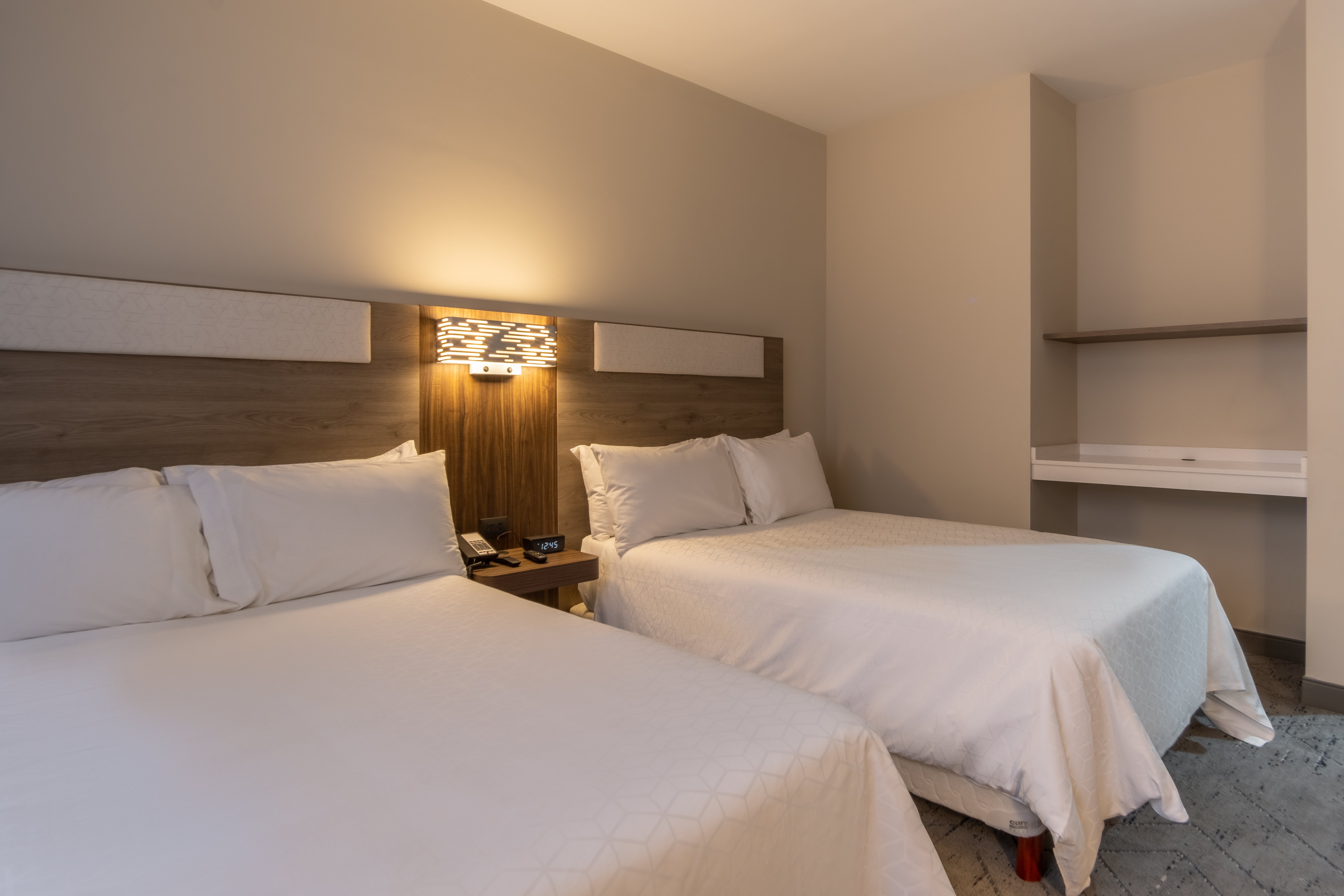Standard, 2 Queen Beds, Central Building