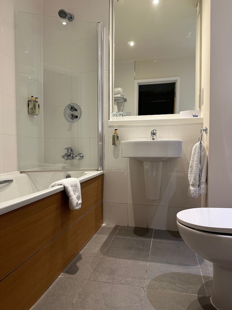 De Vere Cotswold Water Park 68/68