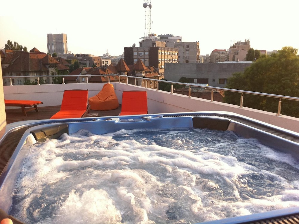 SARROGLIA HOTEL 4/40