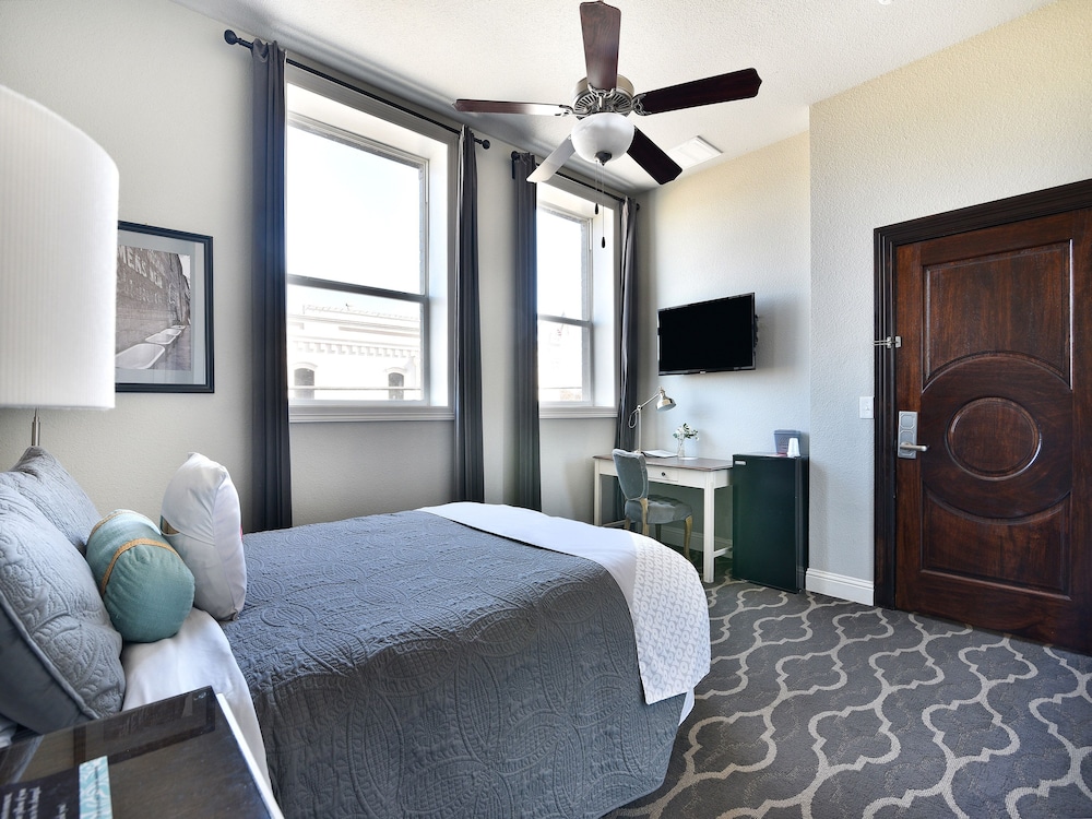 The Dilworth Inn Suites 26/46