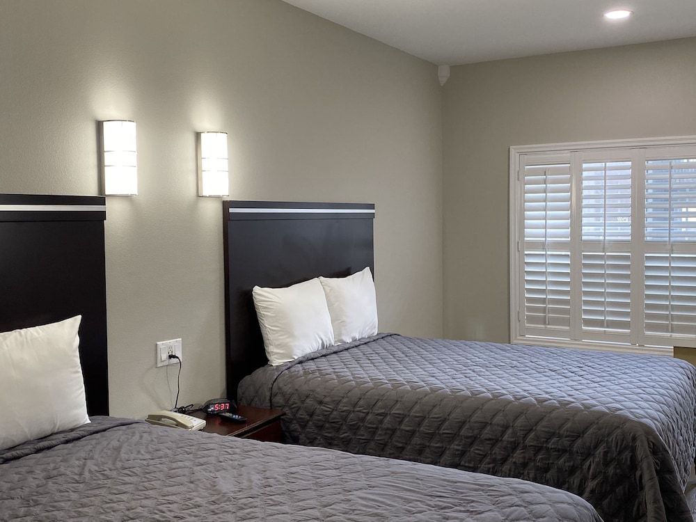 Guesthouse Inn Suites 15/63