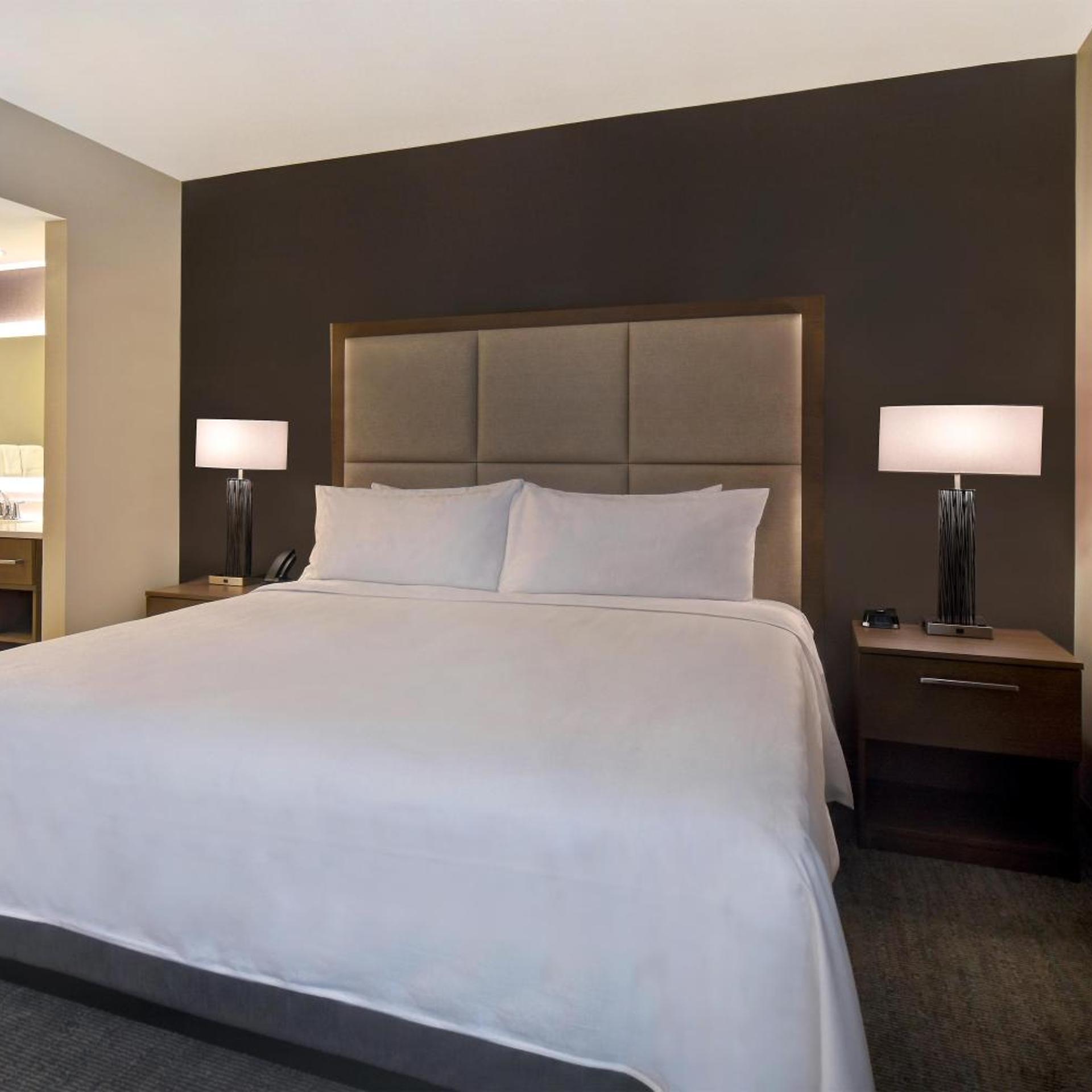STUDIO, SUITE, KING BED, ACCESSIBLE