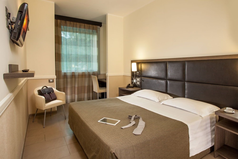 Artis Hotel 20/50