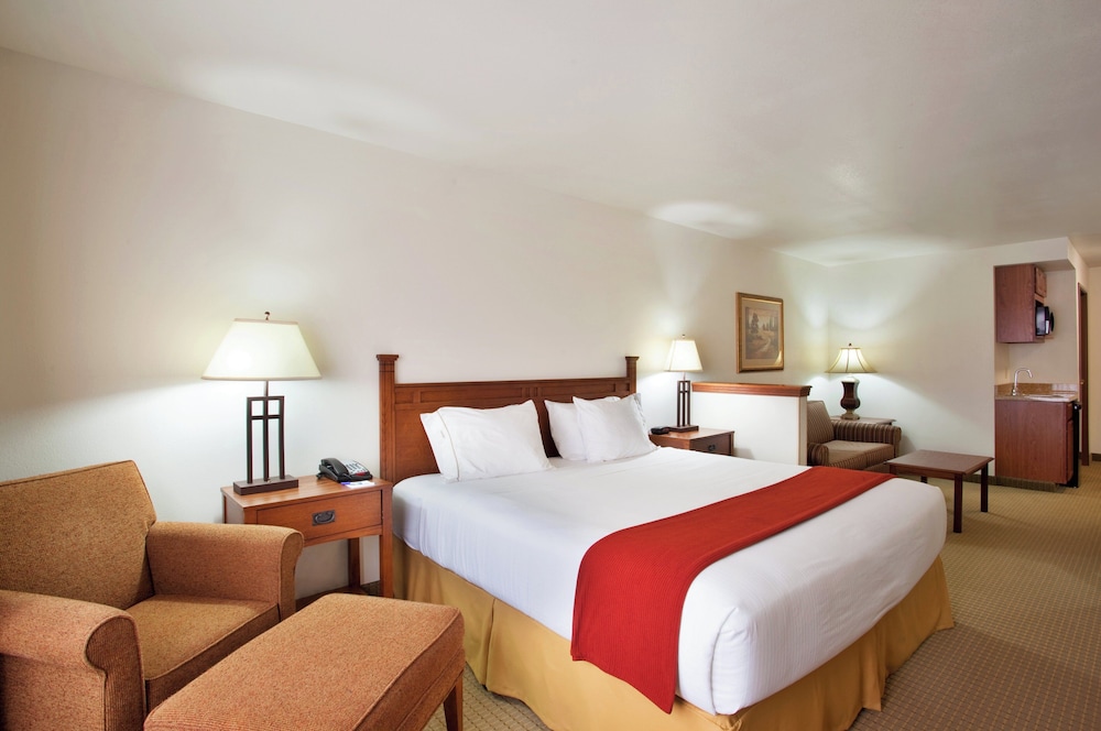 Holiday Inn Express Hotel And Suites Mattoon 23/48