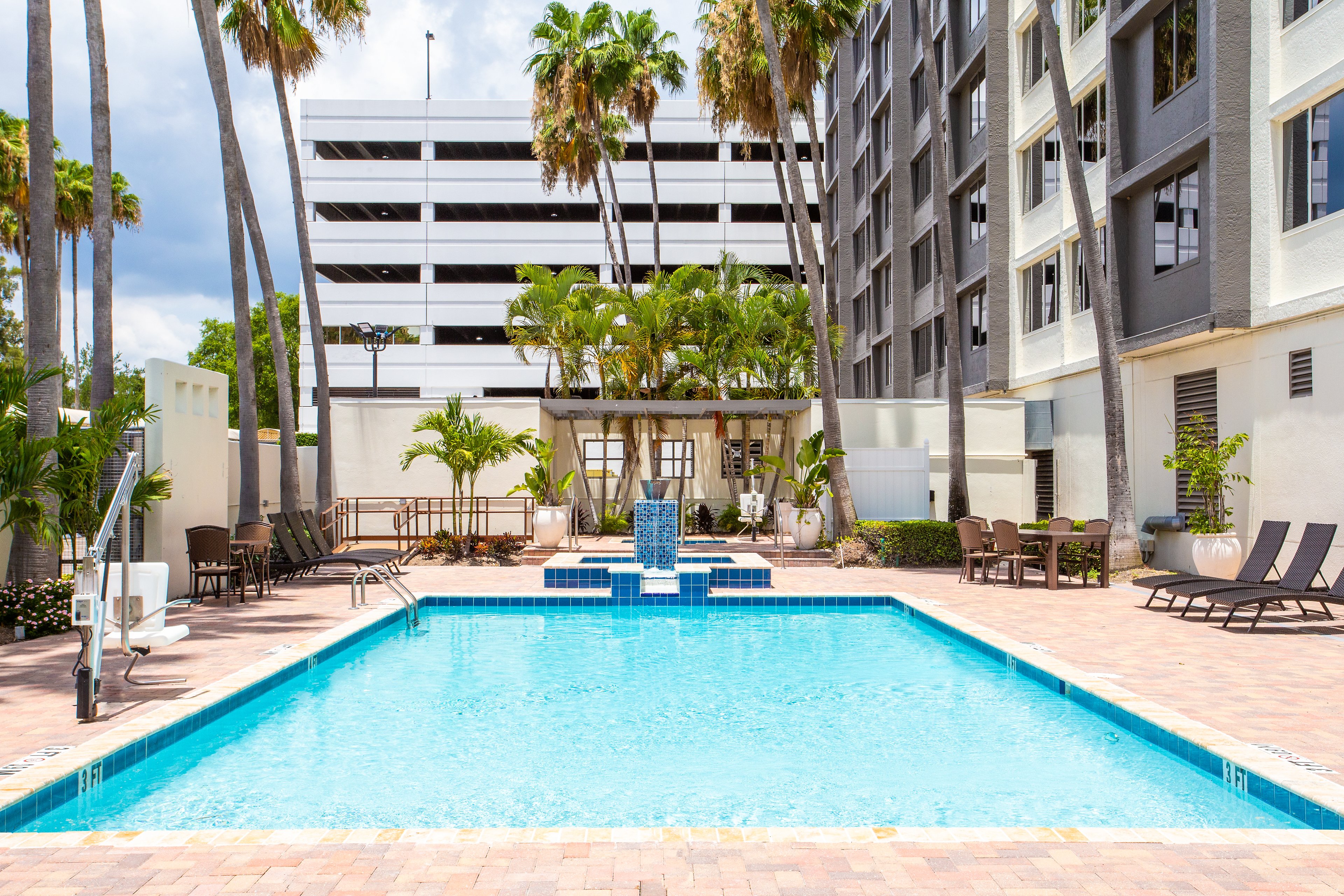 Holiday Inn Tampa Westshore Airport Area 50/50