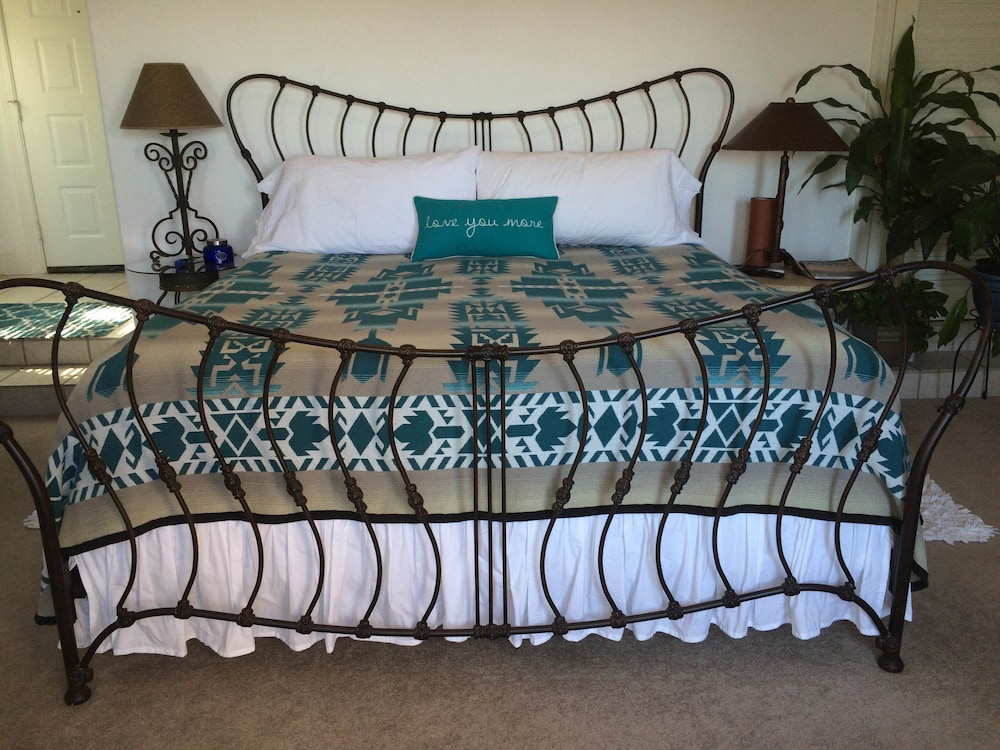 Casa Del Sol Bed And Breakfast 24/68