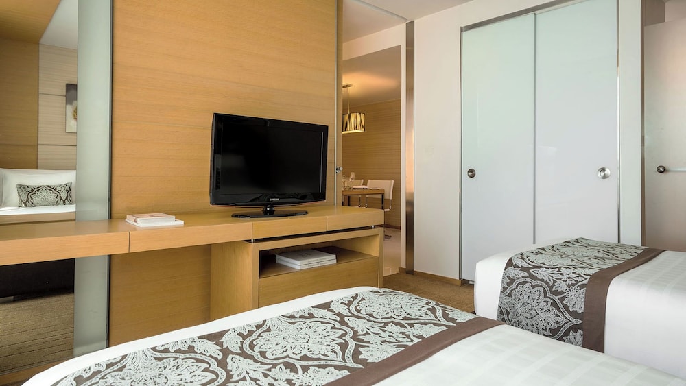JC Kevin Sathorn Bangkok Hotel (ex. Anantara Sathorn Bangkok Hotel) 55/64