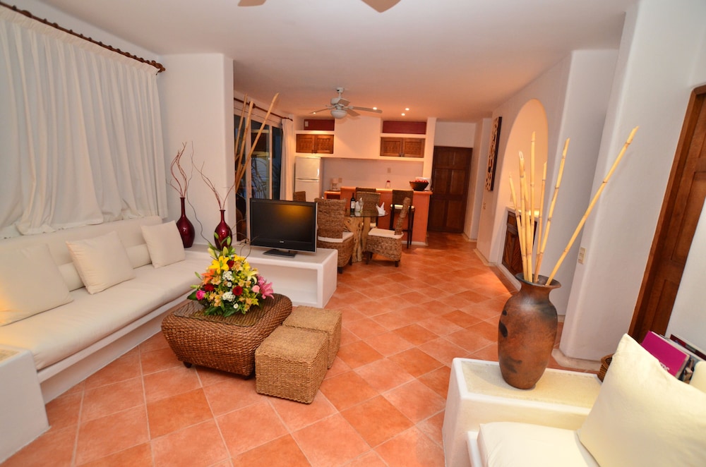 Pacifica Resort Ixtapa 41/72