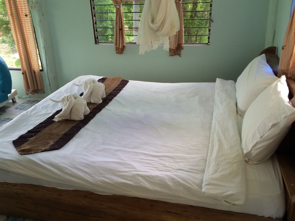 Chang Pai Hill - Adults Only 21/50
