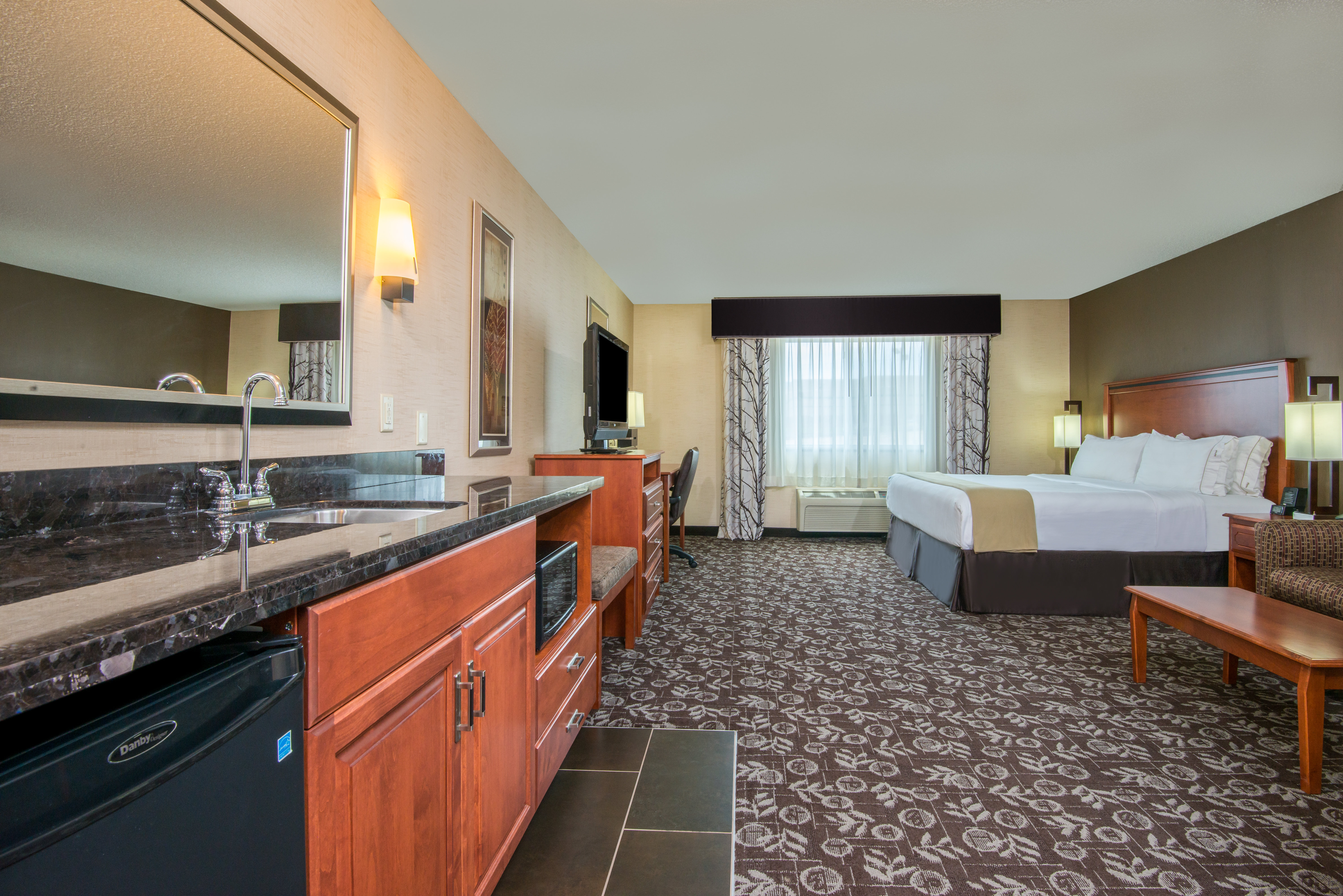 Holiday Inn Express Casper I 25 12/30