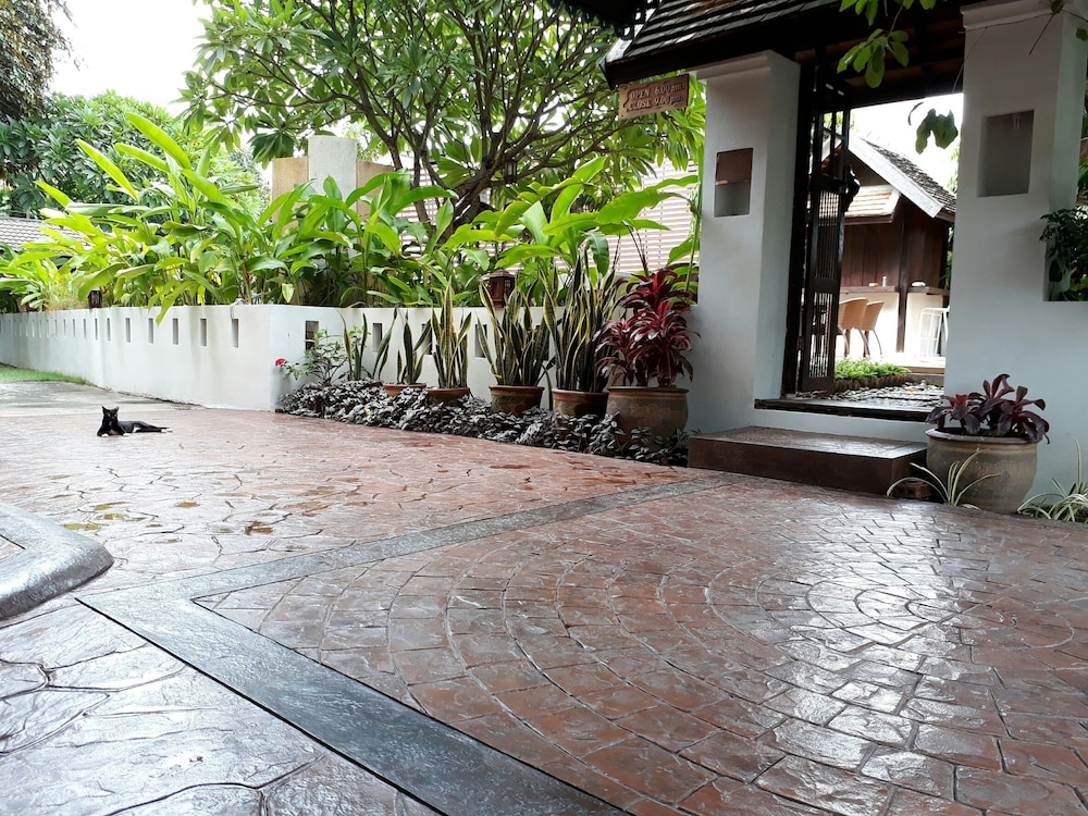 Wiriya House 10/61