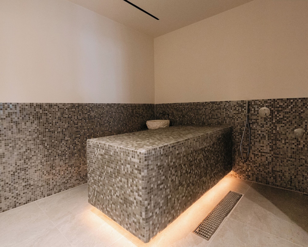 Napa Plaza Hotel-Adults Only 8/49