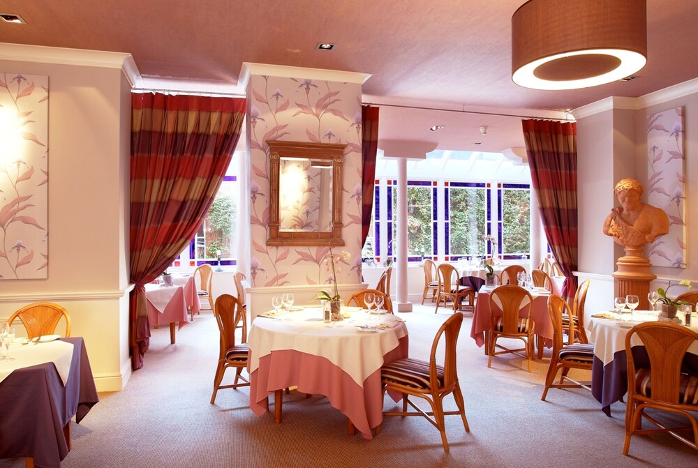 Tufton Arms Hotel 46/55