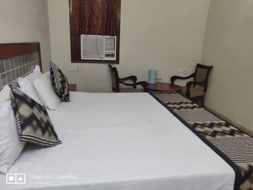 HOTEL ASHISH PALACE 23/32