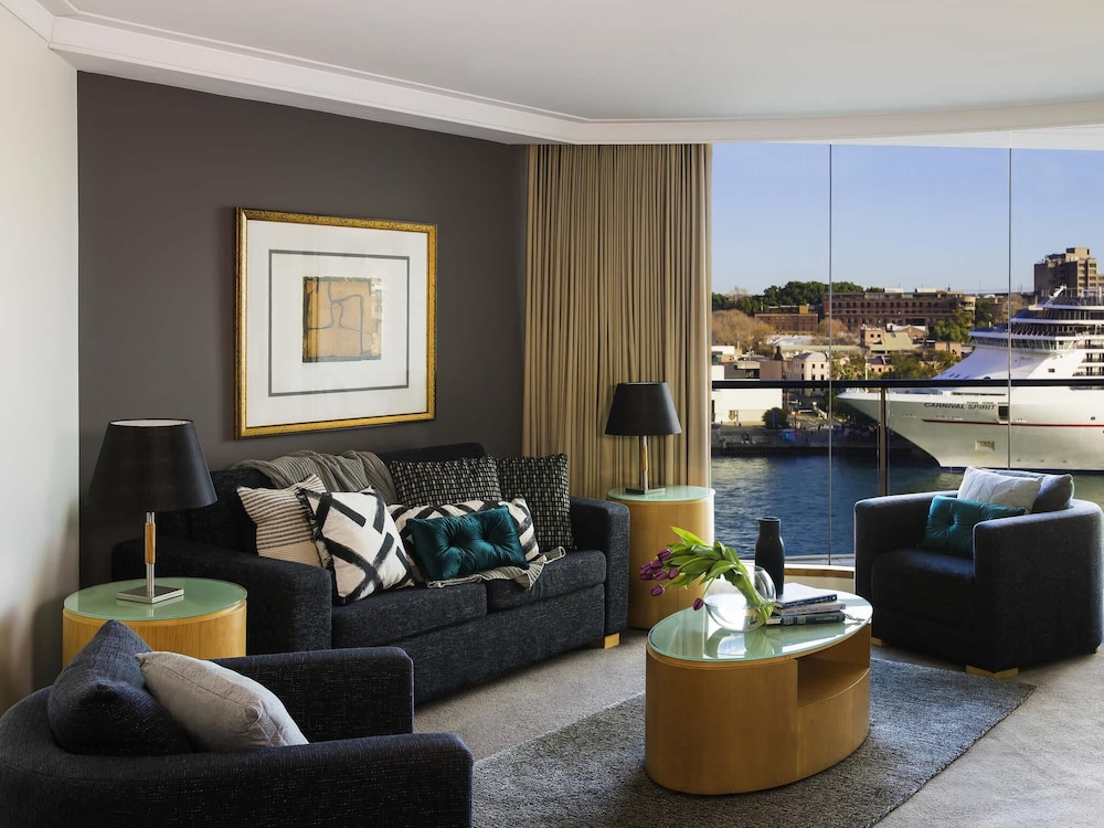 Pullman Quay Grand Sydney Harbour 48/72