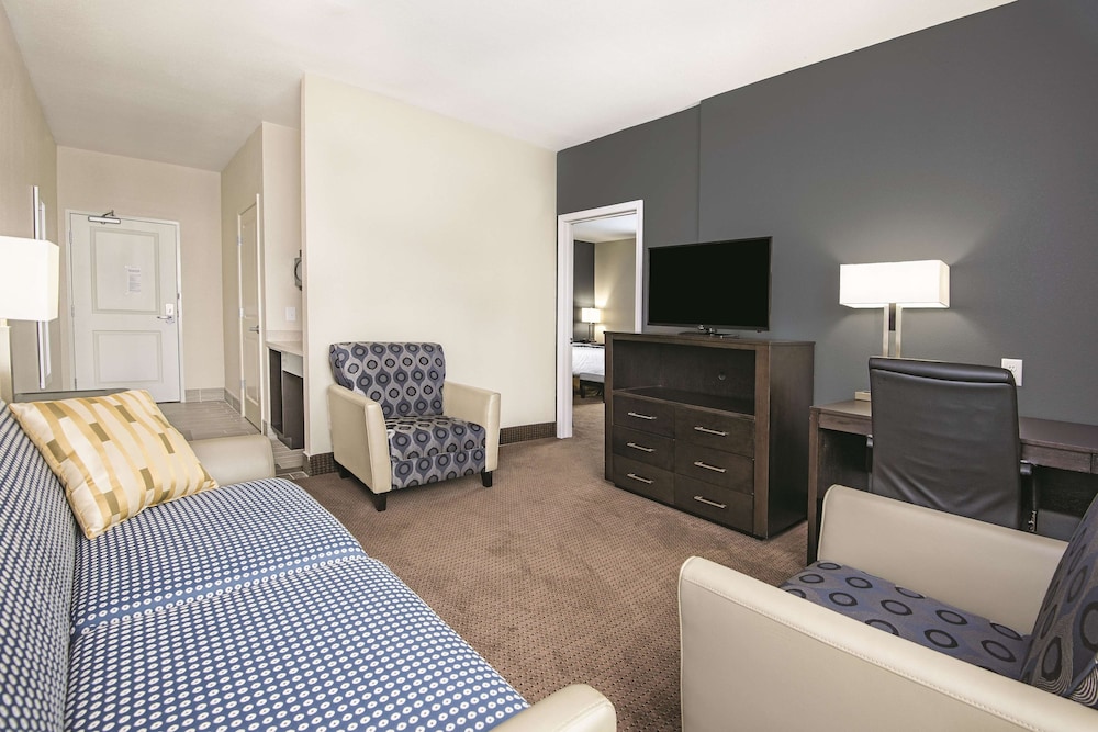 La Quinta Inn and Suites by Wyndham Karnes City - Kenedy 18/58