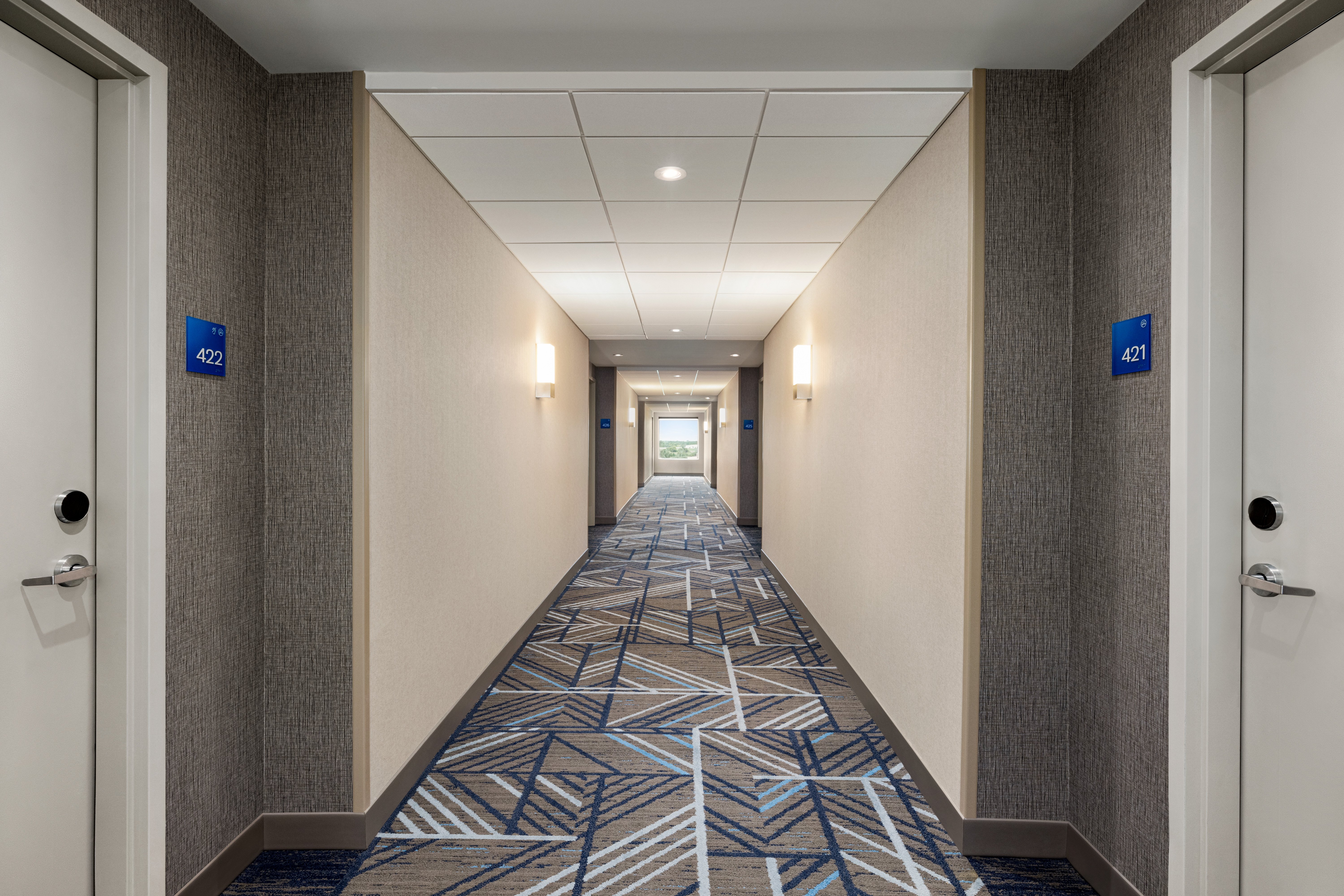Holiday Inn Express STRATHROY 30/64