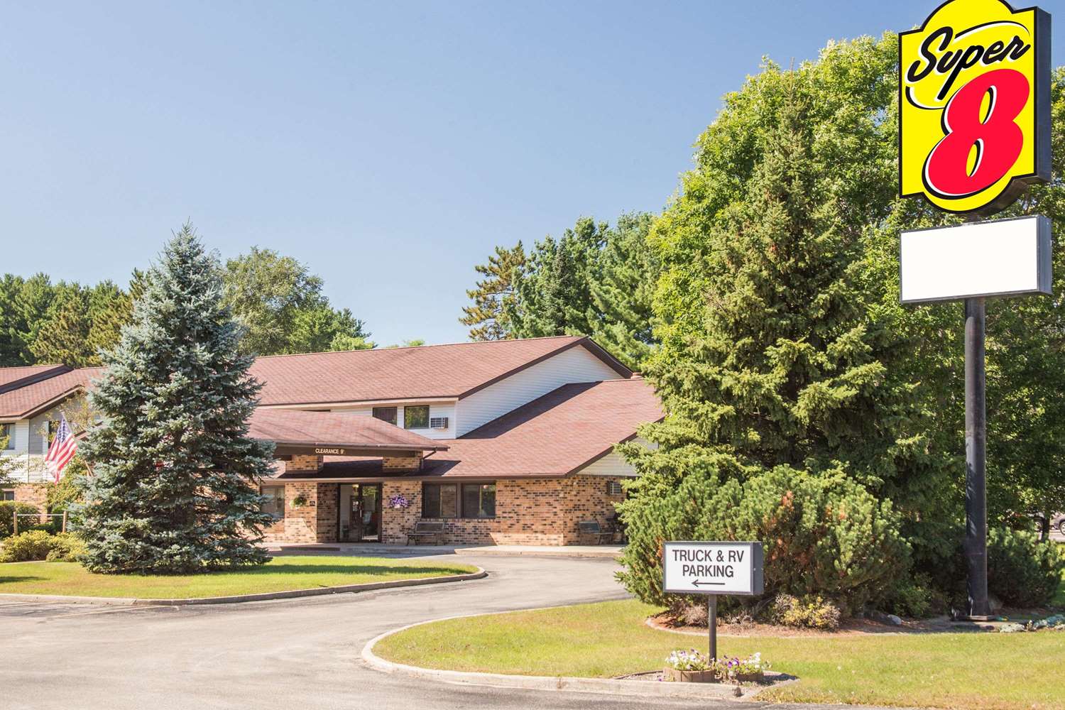 Wautoma Inn by OYO Near Airport WI 73 20/22