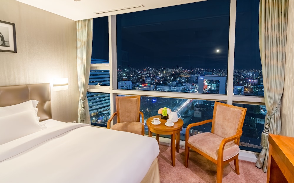 Blue Sky Hotel Tower 17/80