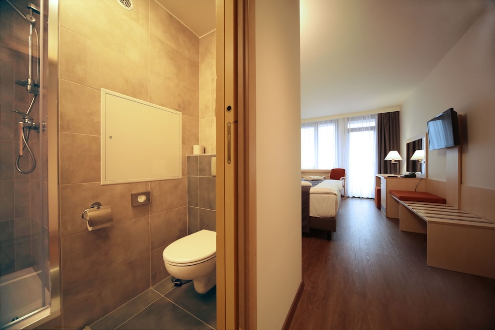Hotel Krystal 30/31