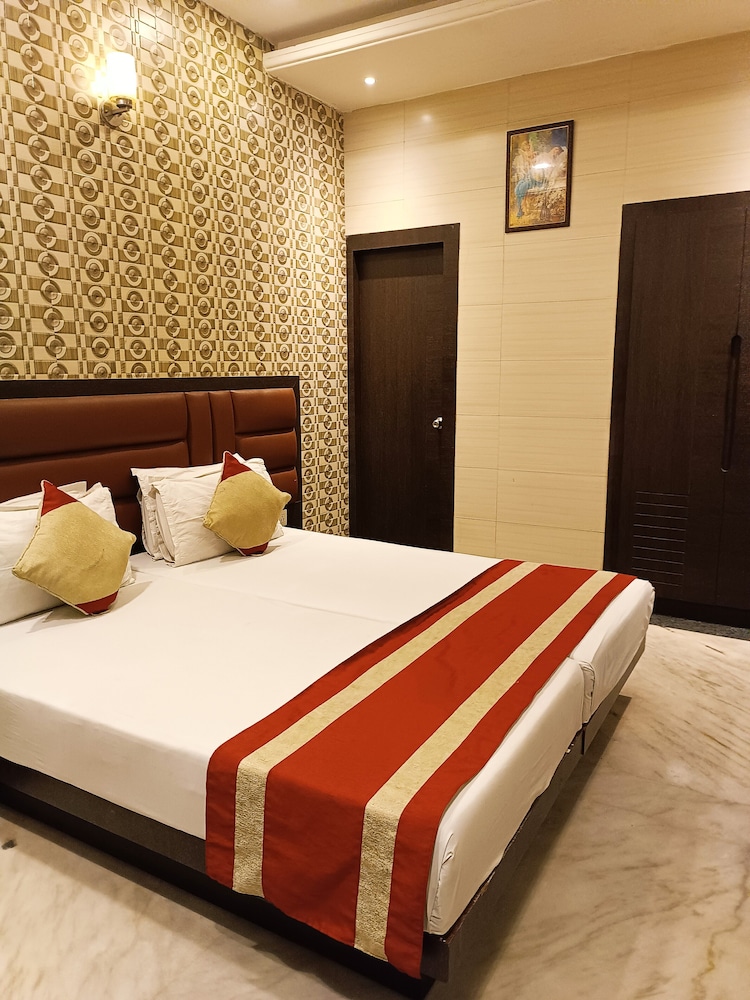 Hotel Mulberry, Kolkata 11/25