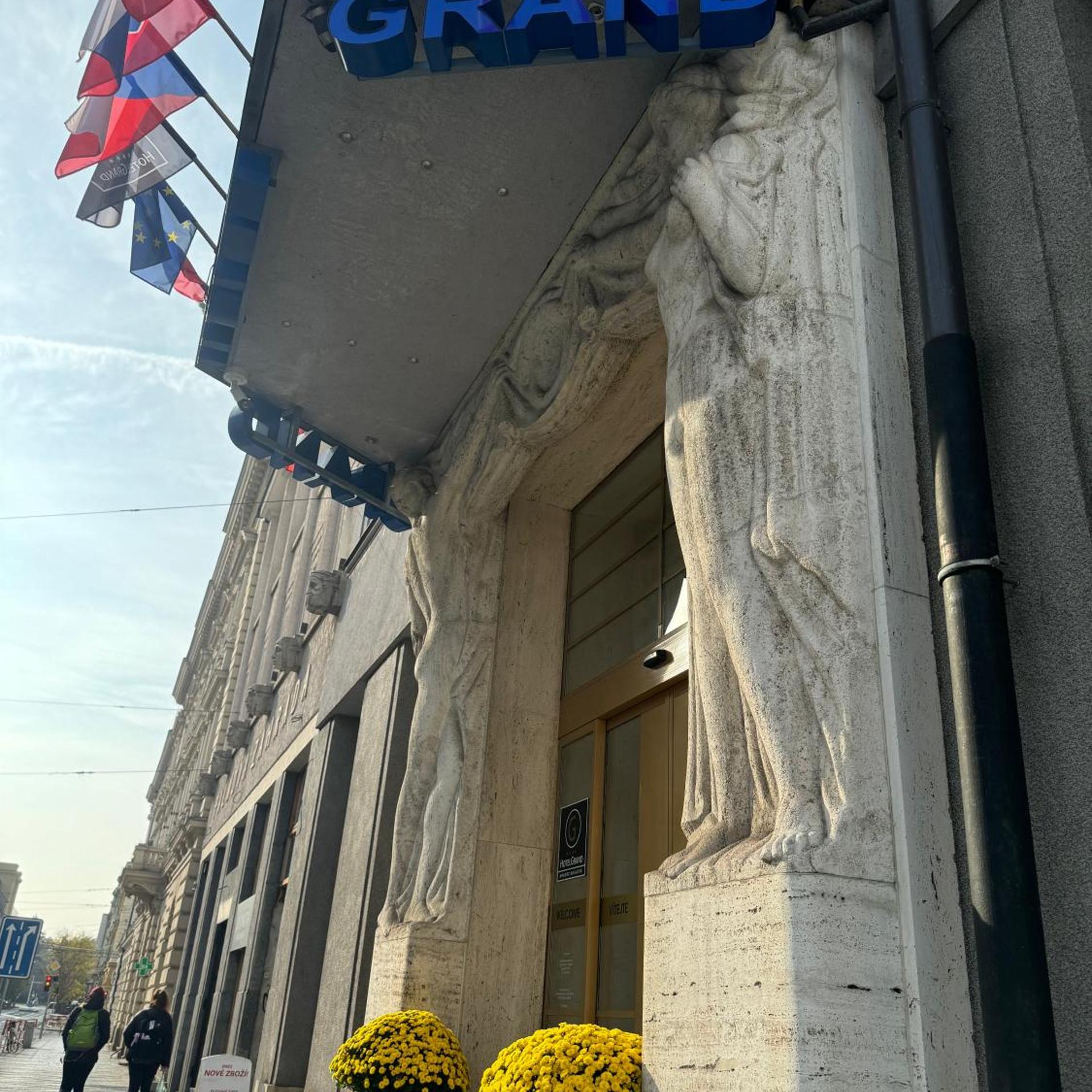 Hotel Grand 6/50