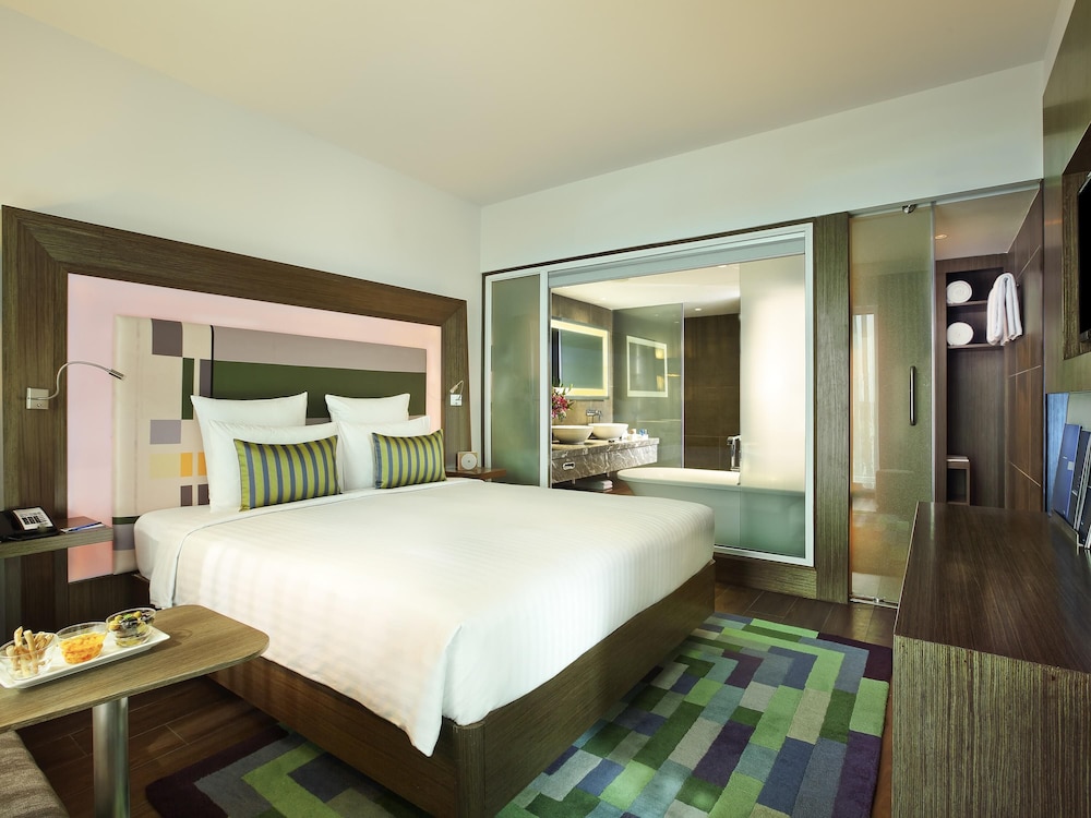 Novotel Chennai Sipcot 30/75