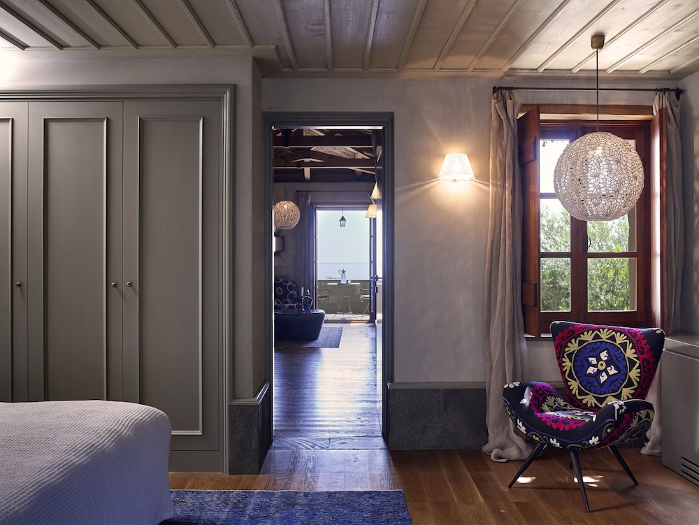 Kinsterna Hotel 24/47