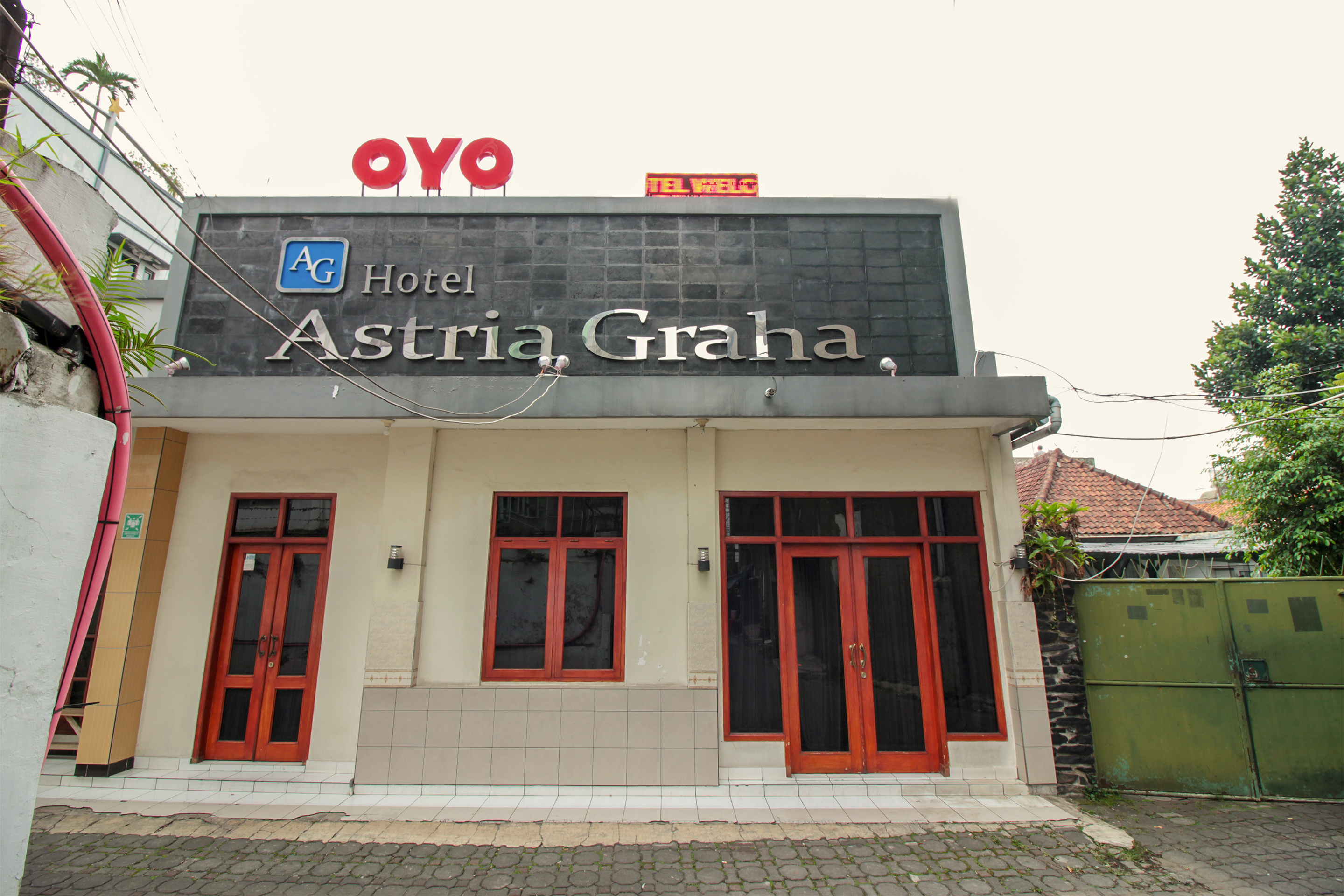 Hotel Astria Graha 1/17