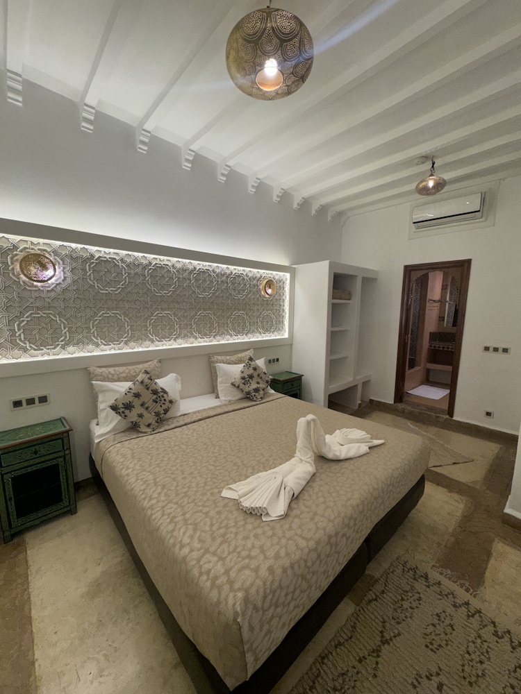 Riad Andalla 11/35
