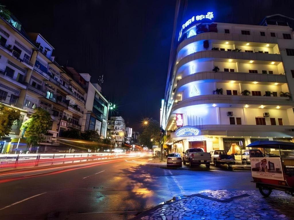 Asia Hotel 7/45