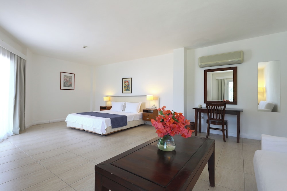 Sah Hotel 6/25
