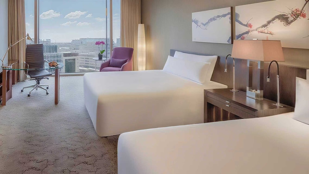 Regent, Twin Beds, High Floor