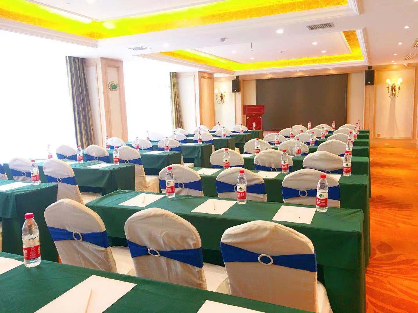 Vienna Hotel (Feidong Dongcheng High Speed Railway Station) 33/39