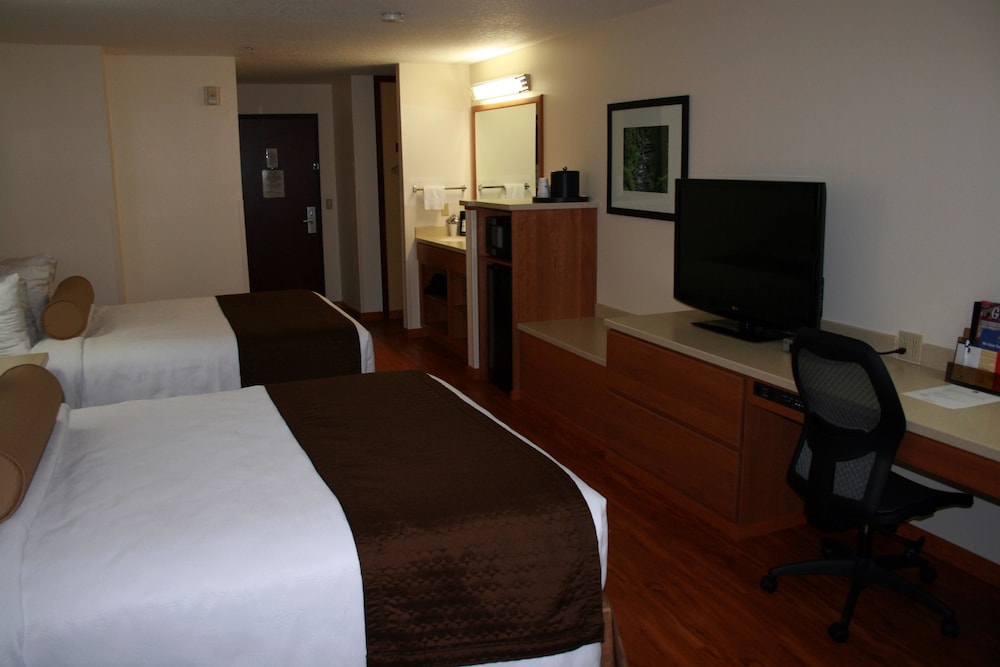 Best Western Plus Park Place Inn & Suites 26/76