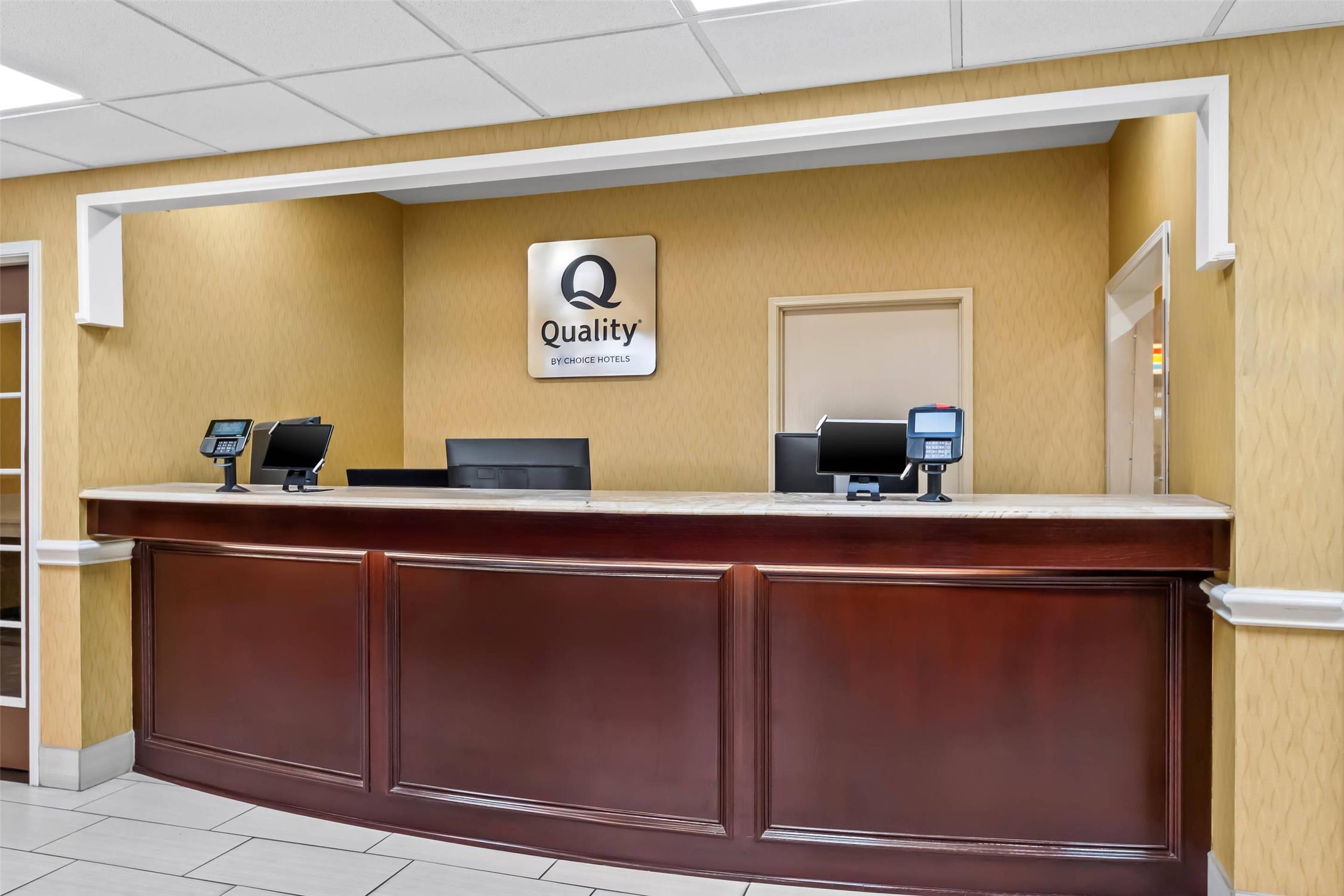 Quality Inn & Suites San Antonio Airport - Stone Oak 6/37