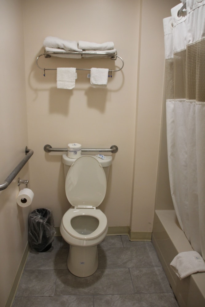 Sterling Inn Niagara Falls Near Iag Airport 13/40