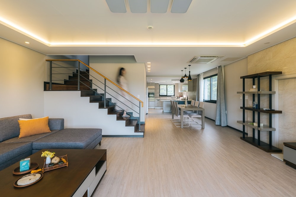 Kylin Villa Resort 38/59
