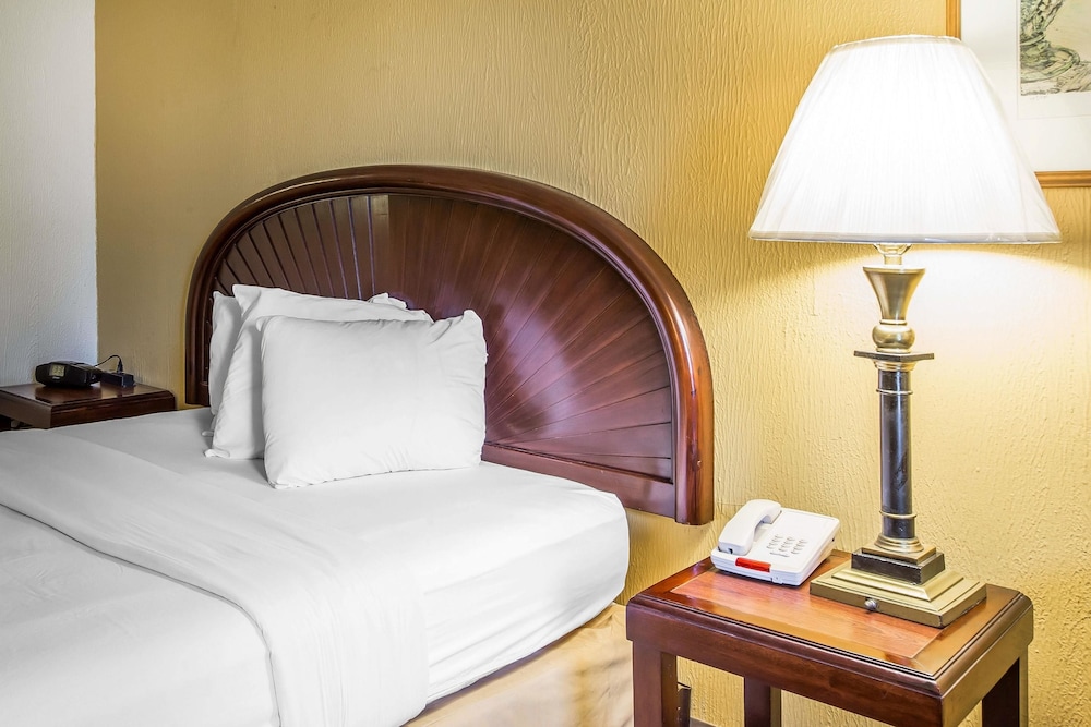 Rodeway Inn & Suites Carrollton, GA 11/42