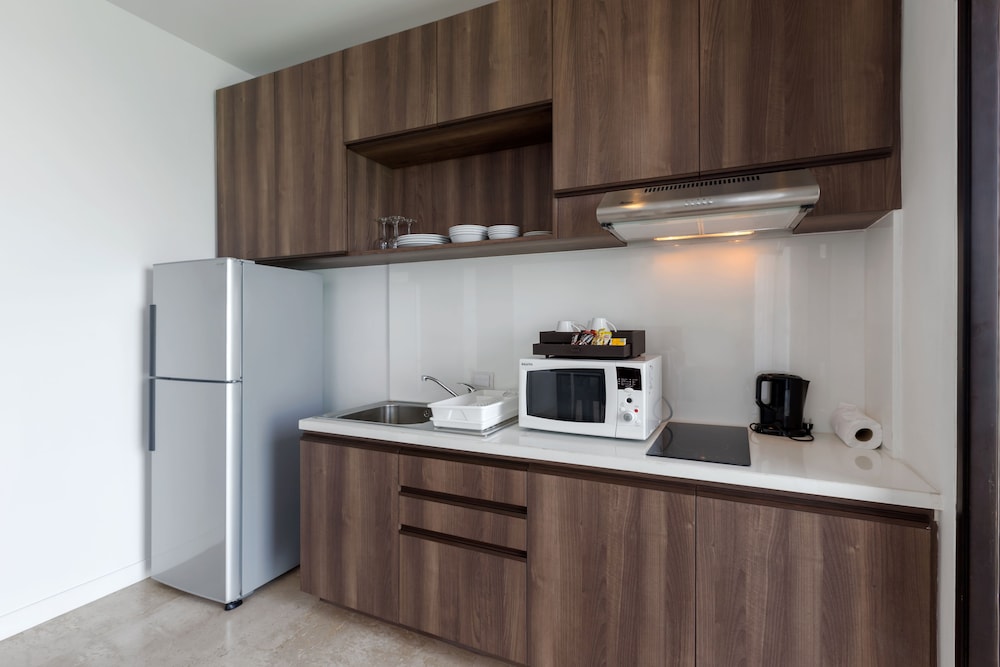 X10 Seaview Suites At Panwa Beach 9/63