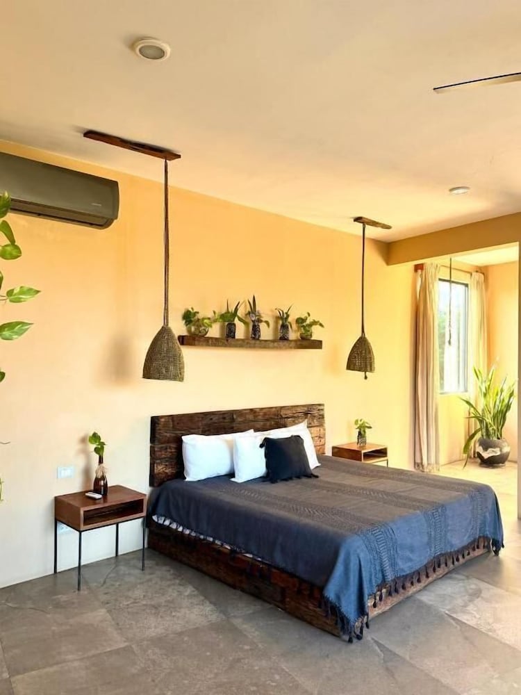 SUPERIOR, DELUXE, APARTMENT