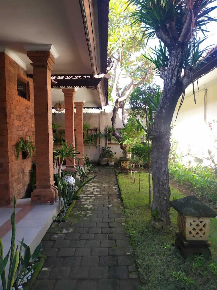 Mina Pelasa Hotel and Resto 16/61