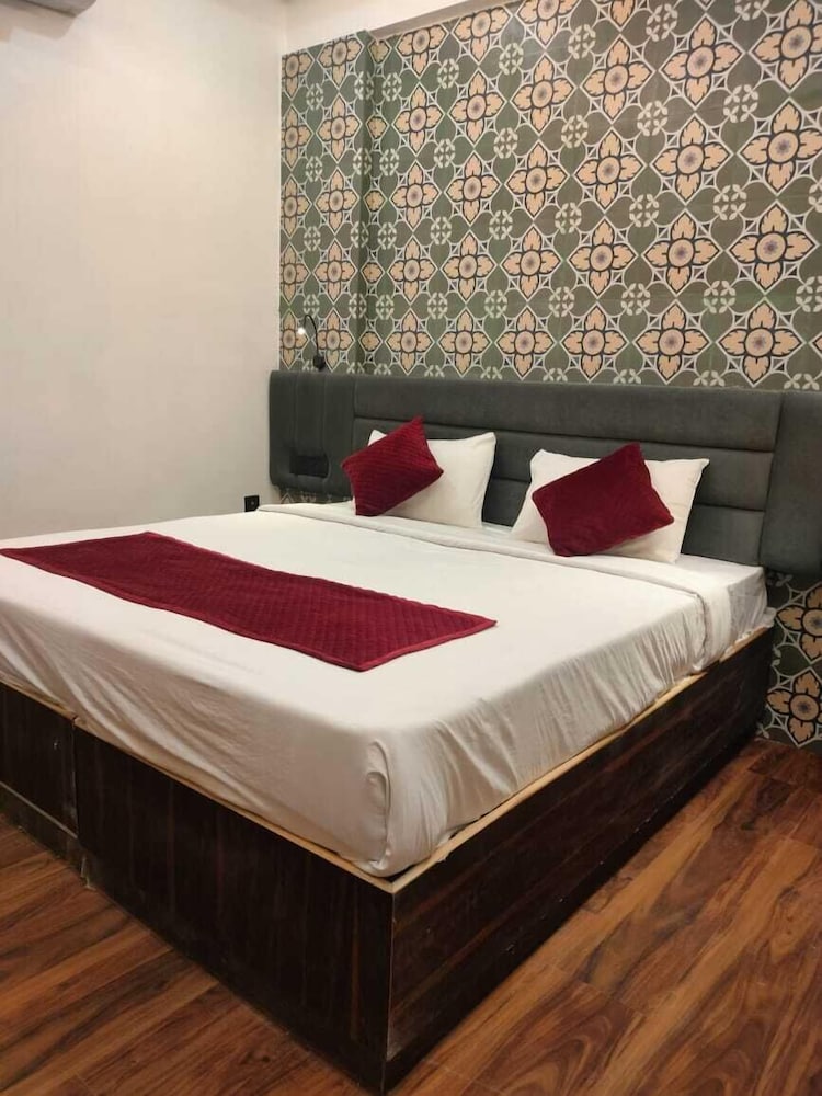 Anand Villa 20/50