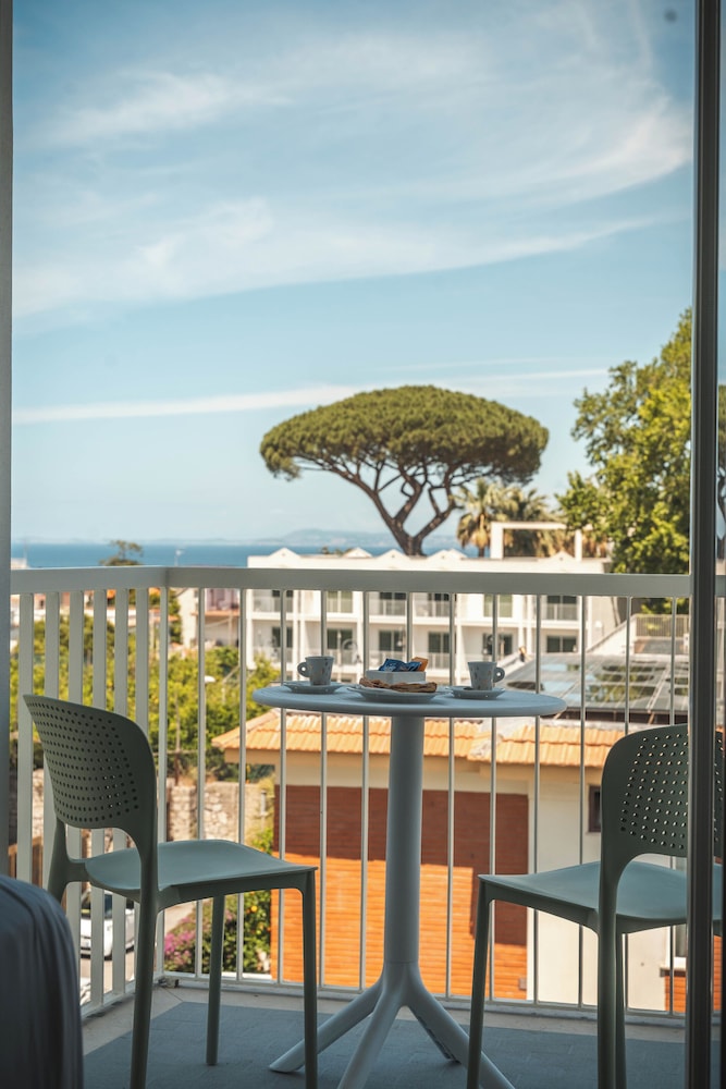 Hotel La Pergola Sorrento 6/68